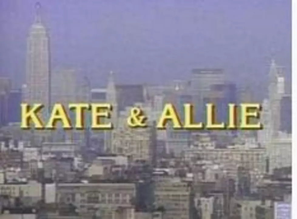 Take a Piano Lesson With &#8216;Kate &#038; Allie&#8217; [VIDEO]