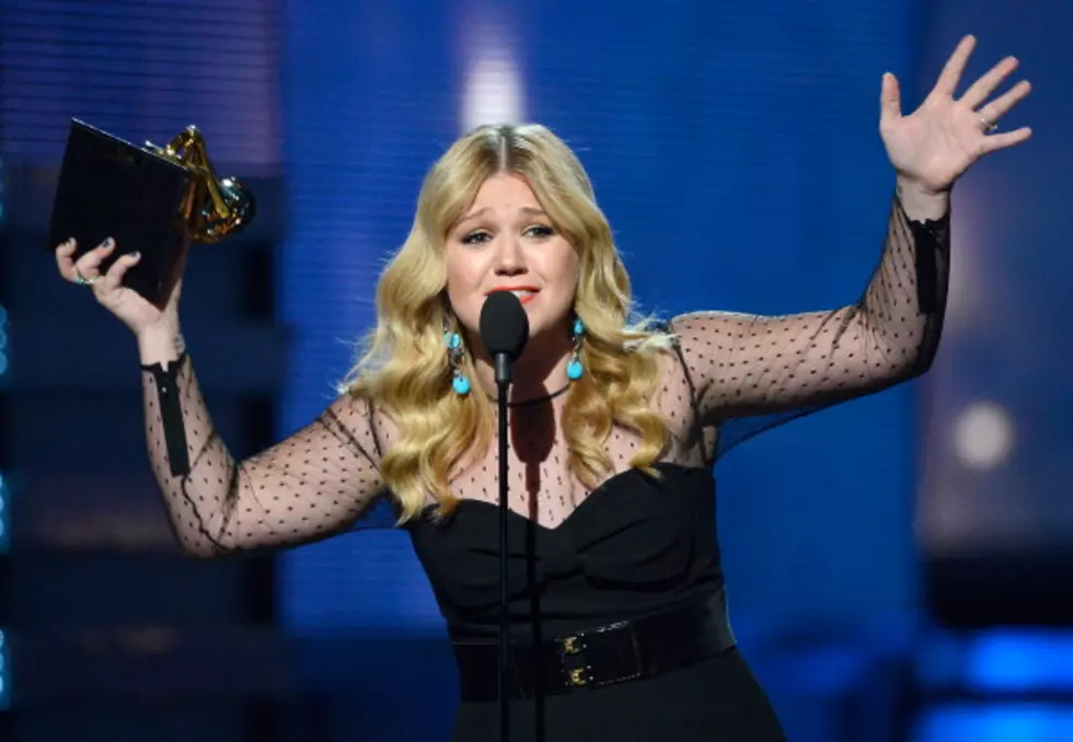 Kelly Clarkson Confirms She&#8217;ll Release a New CD in Early 2014 [VIDEO]