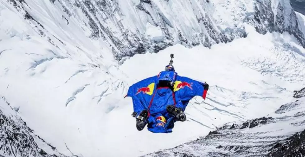 Base Jumping Daredevil Sets Jump Record On Mount Everest [VIDEO]