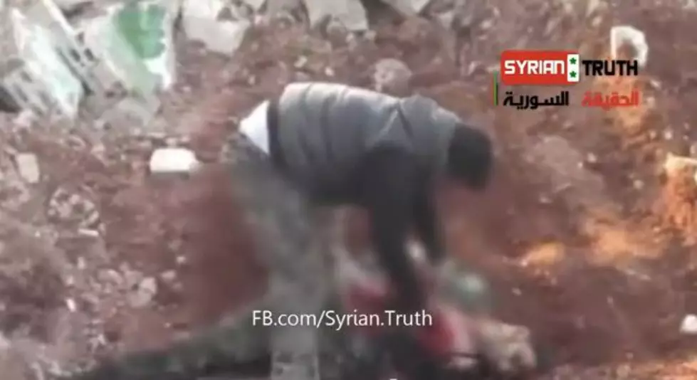 Human Rights Activists Condemn Video Of Syrian Rebel Eating Soldier’s Heart [GRAPHIC VIDEO]