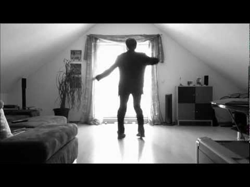 Watch a Perfect Match of Movement and Photography in This Dance [VIDEO]