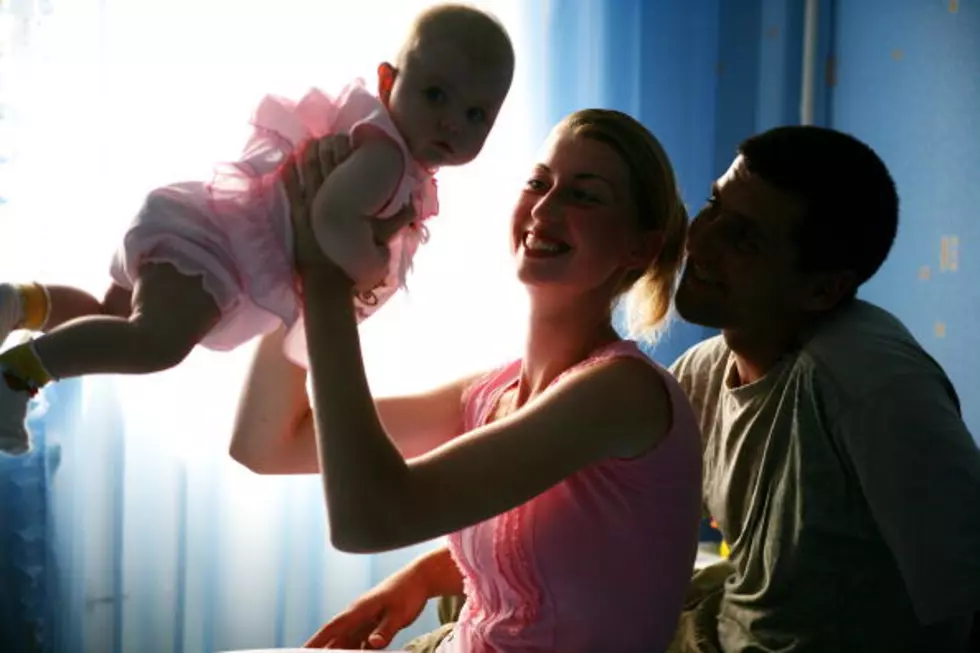 Adorable Workout Video Starring A Dad And His Baby Daughter (Video)