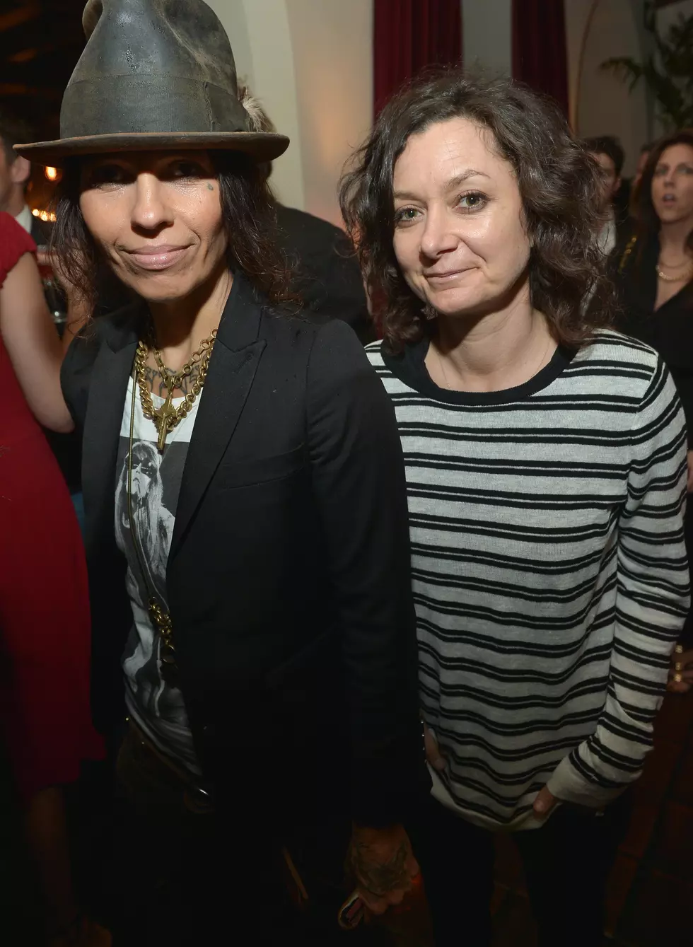 Sara Gilbert of &#8216;Rosanne&#8217; and &#8216;The Talk&#8217; Marries Linda Perry [VIDEO]