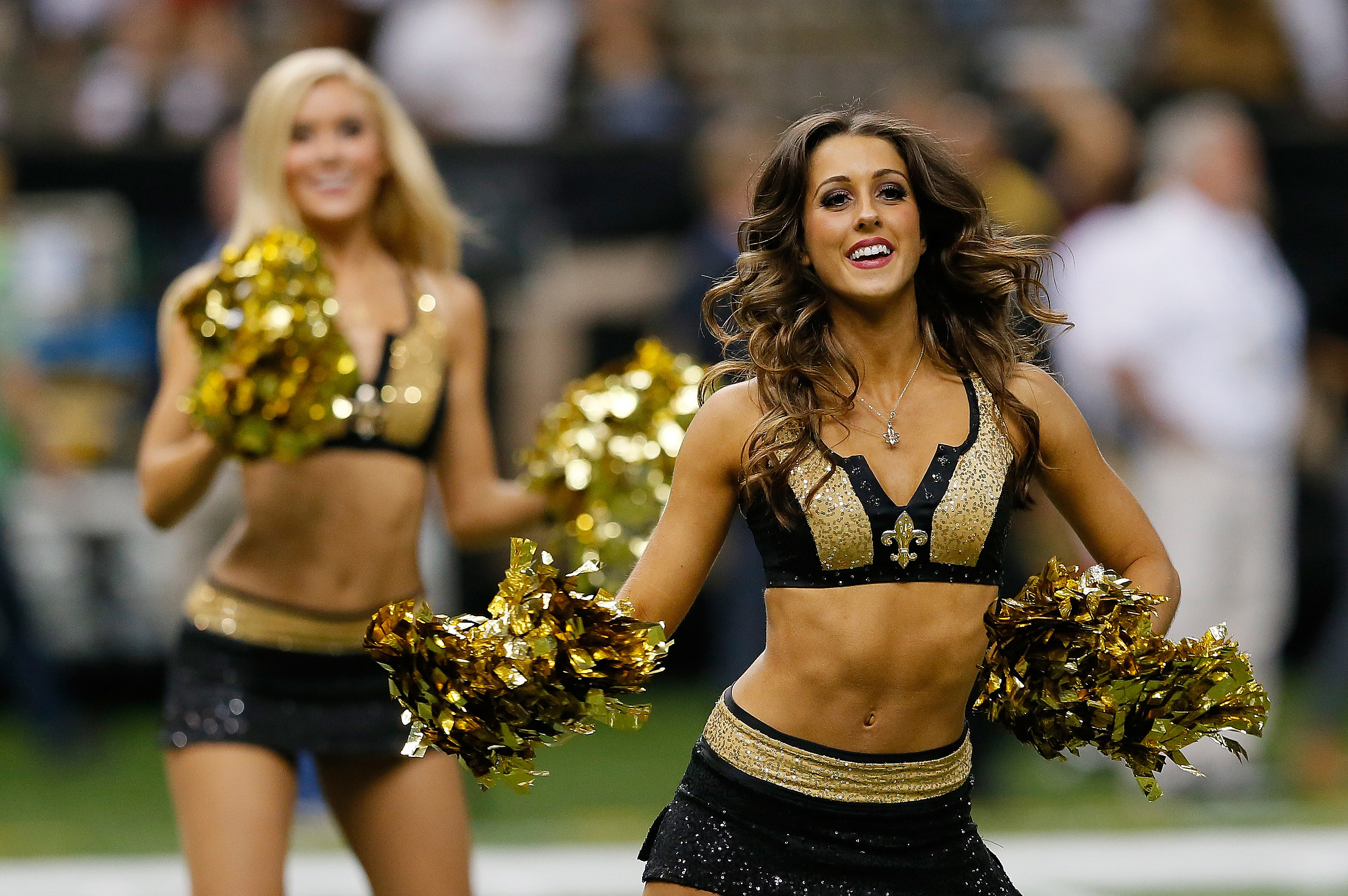 40-year-old mom makes New Orleans Saints cheerleading squad