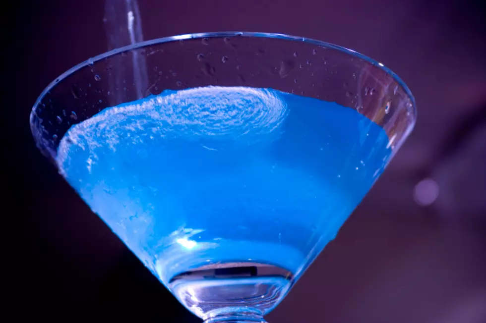 Here’s How To Make a 4th of July Pop Rocks Martini [VIDEO]