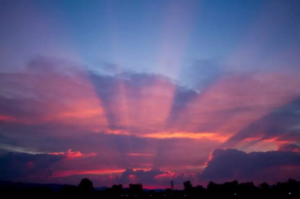 Mysterious Fallstreak Hole Cloud Appears Over Southern British Columbia [VIDEO]