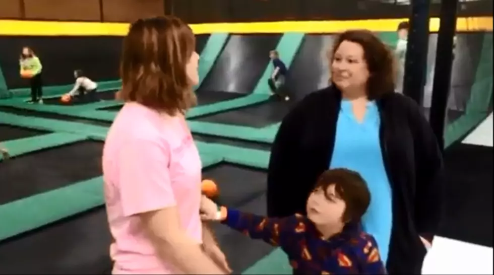 Both Parents and Kids Love Jumping Around at Rockin&#8217; Jump [VIDEO]