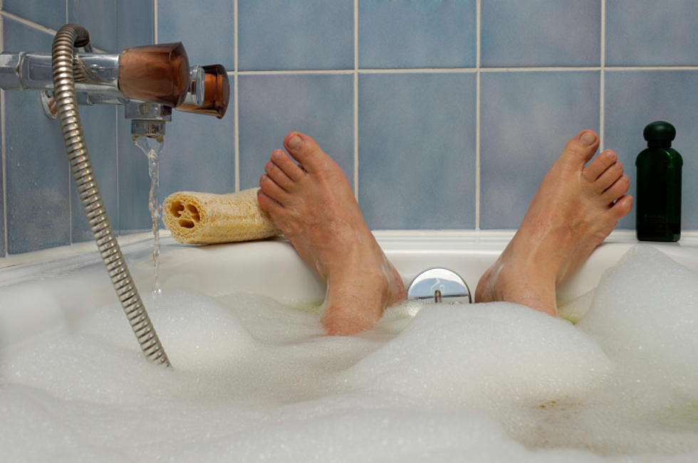 Scientists Say if You Eat in the Tub, Calories Don't Count, Kinda