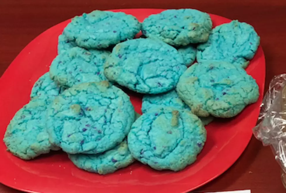 Blue Raspberry Cookies: Beth & Dave Try