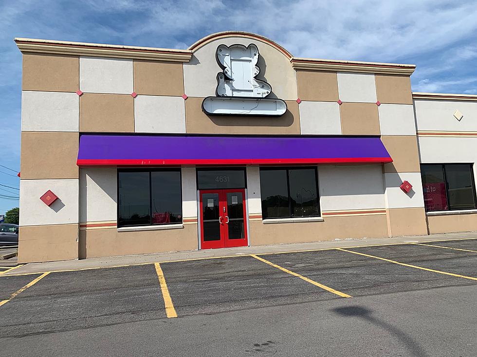 New Hartford Chuck E. Cheese Looks Empty as Company Files Bankruptcy
