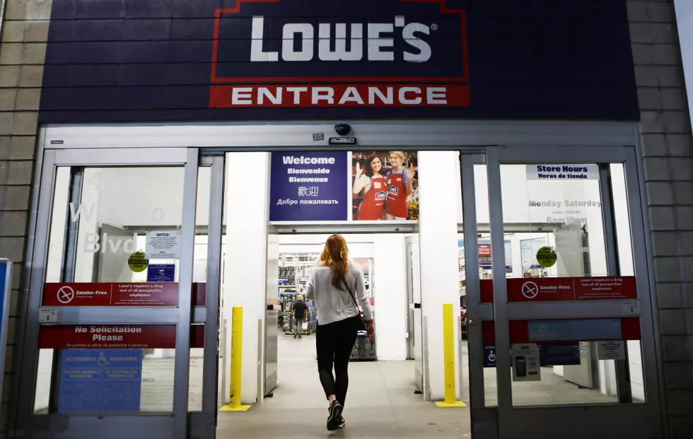 Lowe&#8217;s Holding Hiring Push And COVID-Related Bonuses For New York