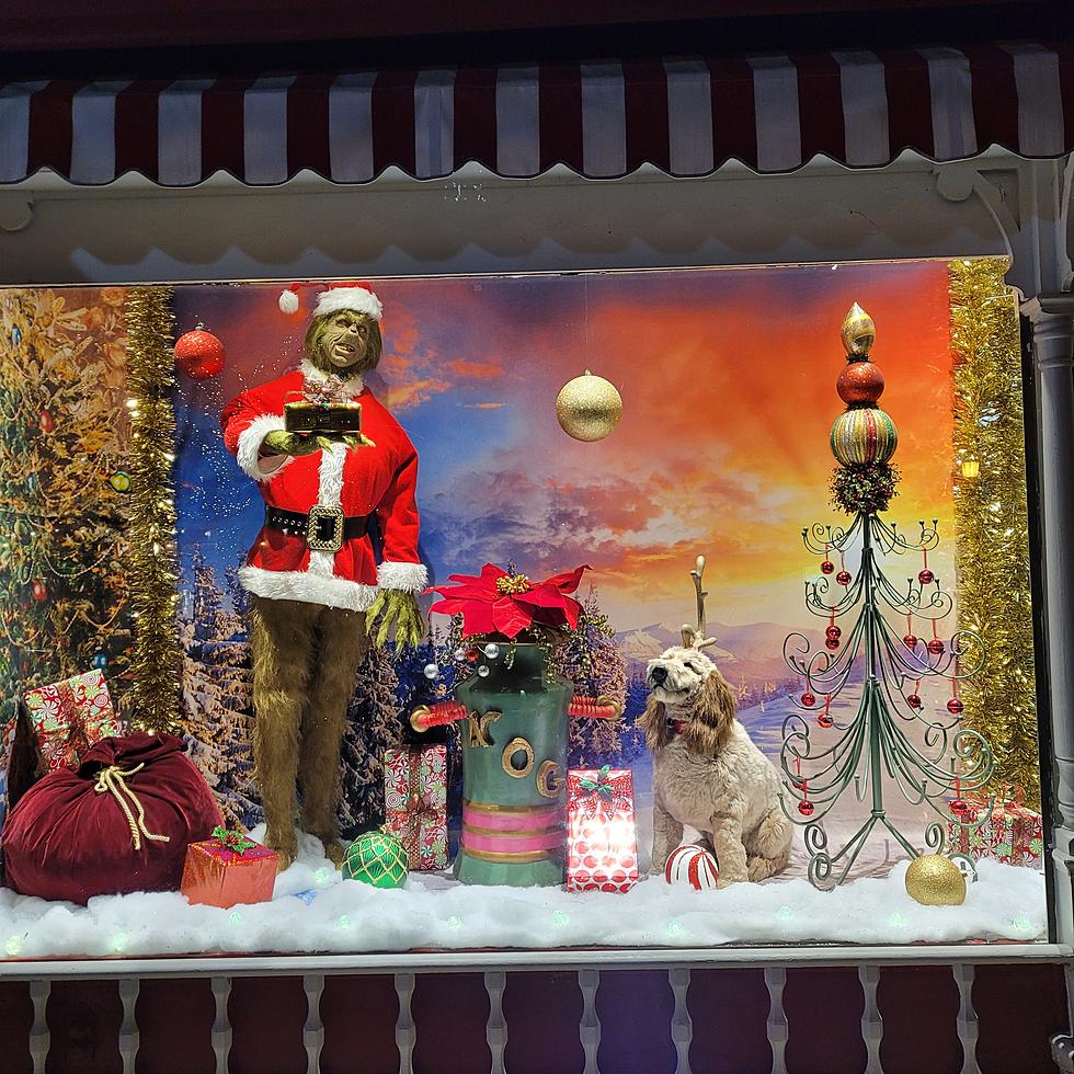 Where In Upstate New York Can You Find Jim Carrey Grinch Props?