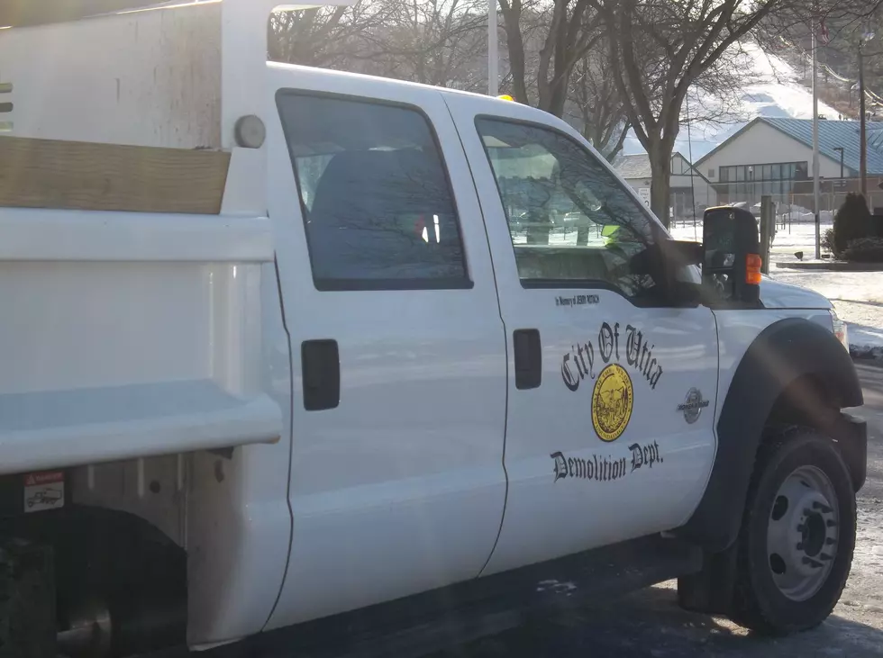 DPW Crews Prepare To Demolish Manny&#8217;s Cheesecake Bakery