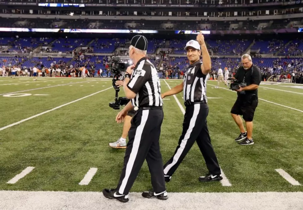 Fans Cheer As NFL&#8217;s &#8216;Real&#8217; Referees&#8217;s Return [VIDEO]