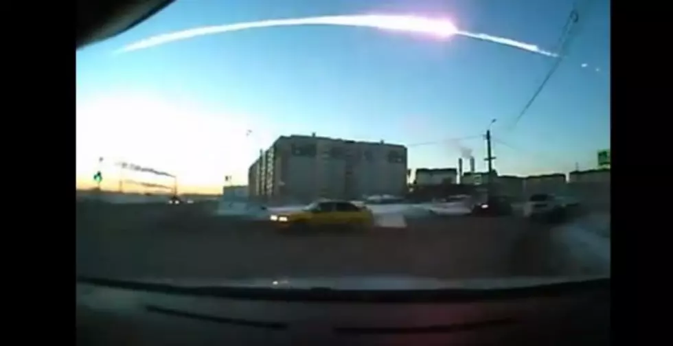 Large Meteor, Fireball and Earthquake Strike Russia&#8217;s Ural Mountains [VIDEOS]