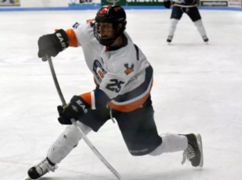 Utica College Hockey Logs Key Win Over Manhattanville