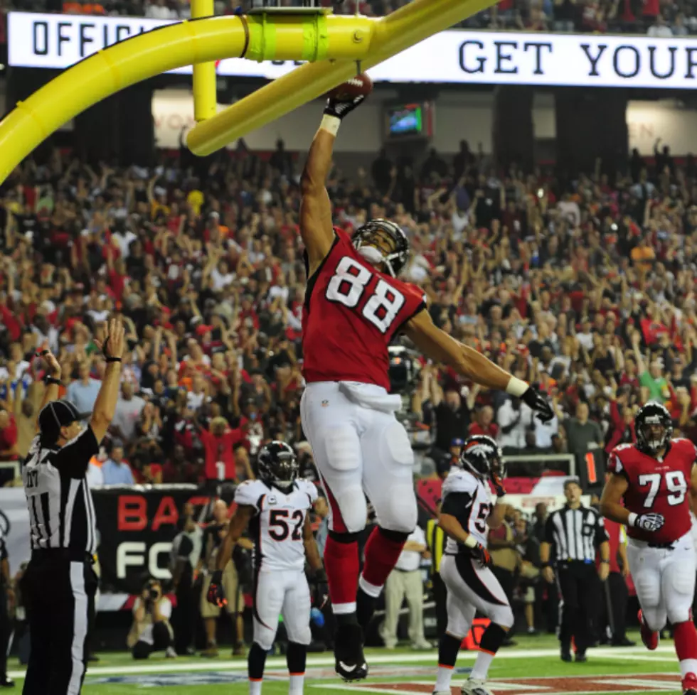 Tony Gonzalez Signs Deal With CBS