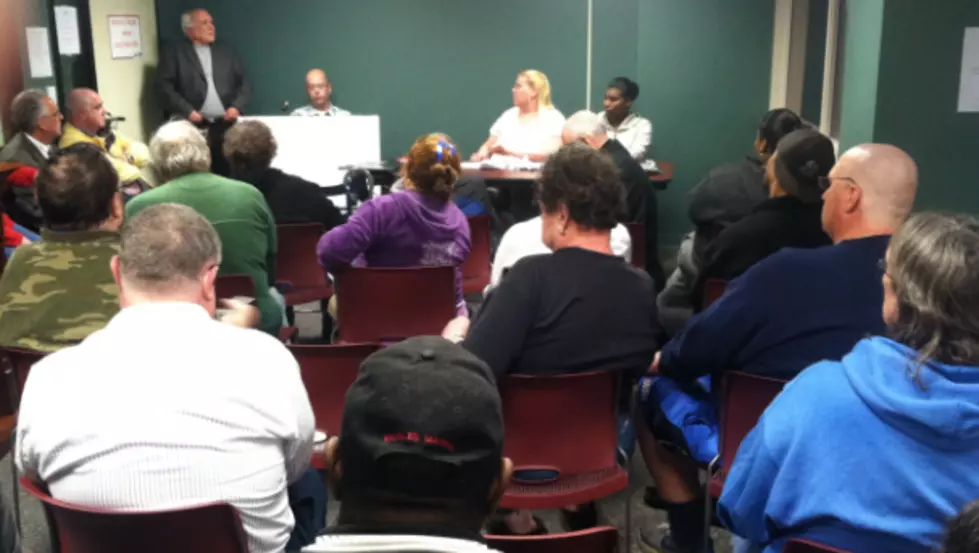 [AUDIO] East, West Utica Residents Meet To Discuss Proposed Stewart&#8217;s Location