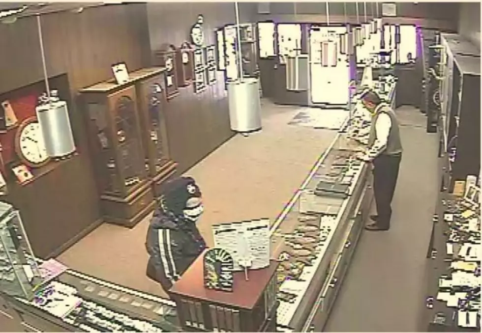 Utica Police Investigate Robbery At Nicholas Jewelers