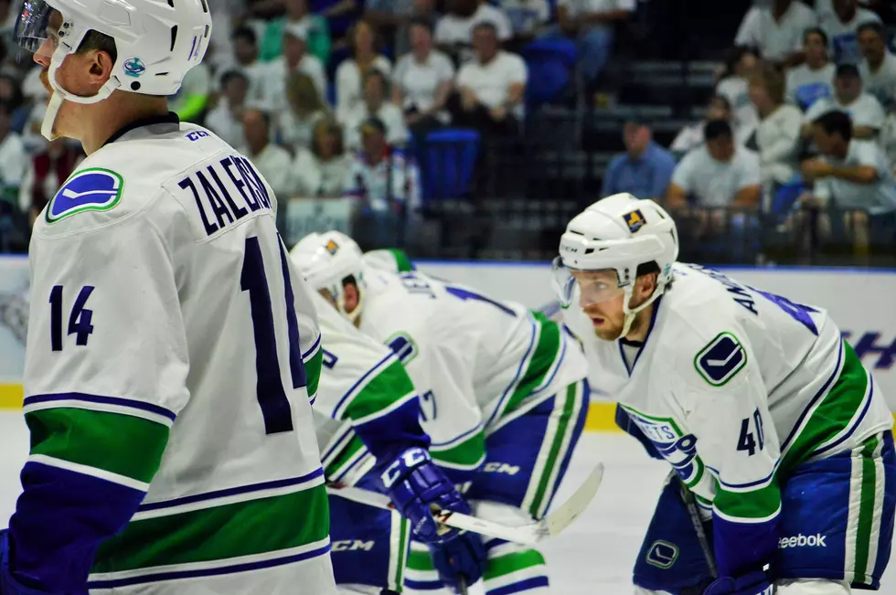 Comets In Calder Cup Hole, Trail Monarchs 2-0