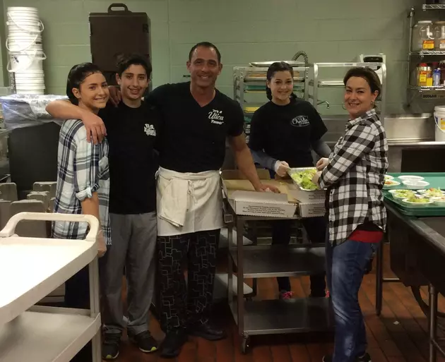 Local Restaurant Takes Over Rescue Mission Kitchen for Thanksgiving