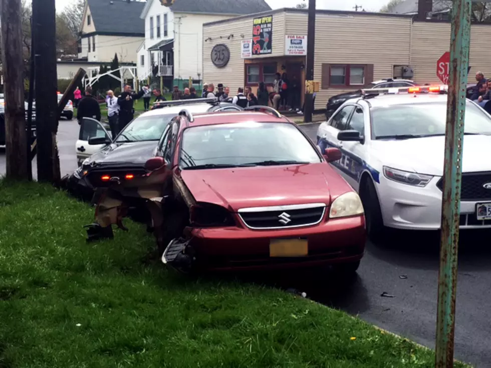 Utica Robbery Suspect Crashes... 