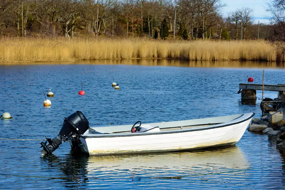 Man Drowns When Kayak Overturns On Central New York Lake