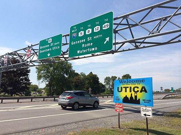 Feds, NY Still Butting Heads Over State&#8217;s Highway Signs