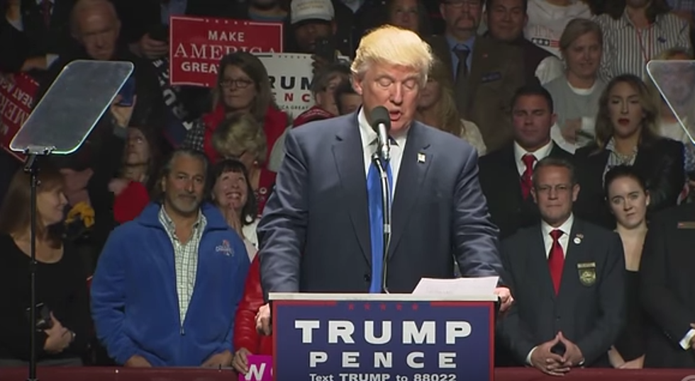 Donald Trump Reads Letter From Patriots Head Coach Bill Belichick at Rally