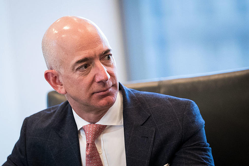 Bezos Tells Of Enquirer Threats To Publish Revealing Pics