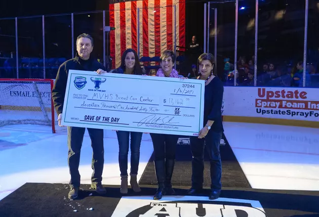 Utica Comets Donate $17,000 To MVHS Breast Cancer Center