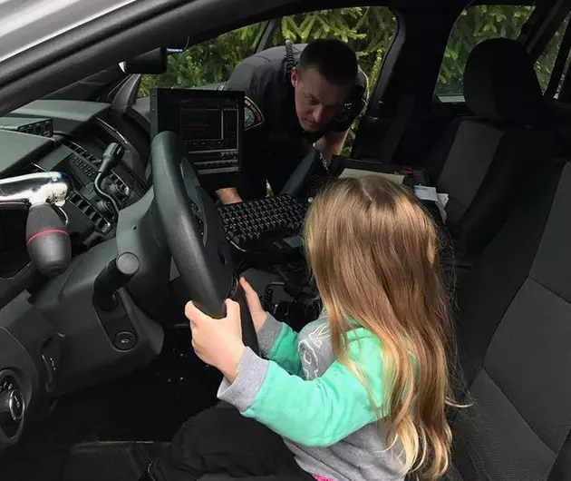 New Hartford Police Officer Shows Kindness to Young Girl