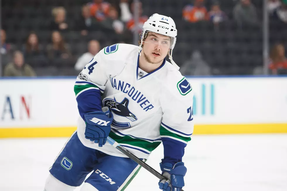 Boucher's 2 Goals Leads Canucks to Win