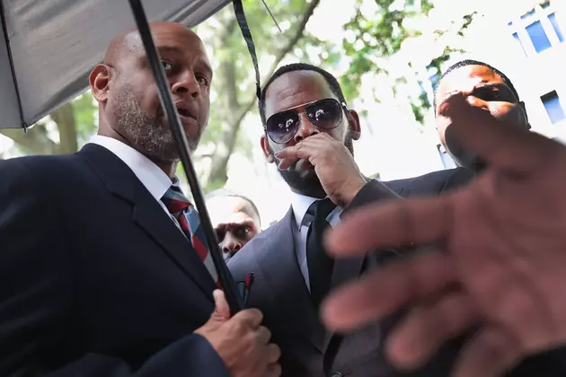 Judge Orders R. Kelly Held in Jail Without Bond in Sex Case
