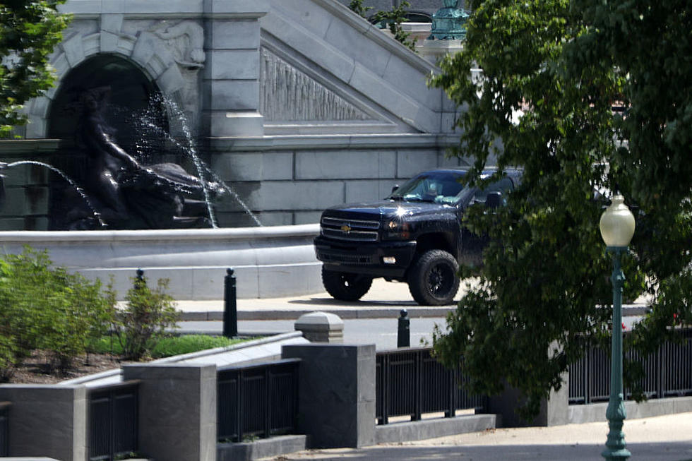 Man Surrenders After Claiming To Have Bomb Near Capitol