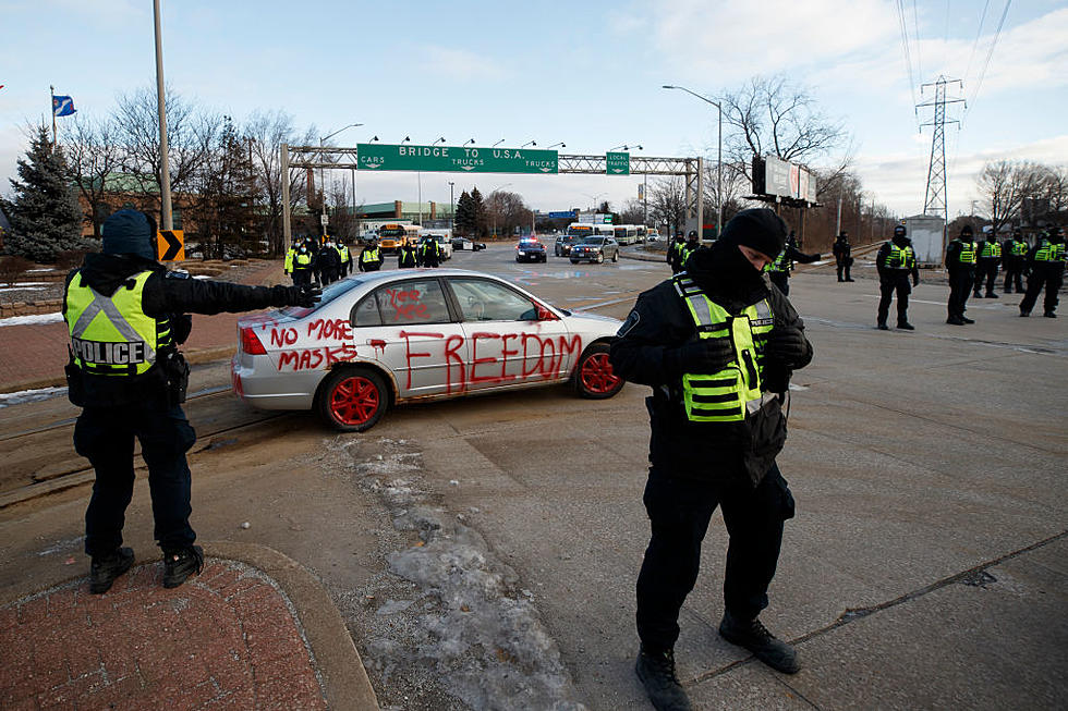 Canada Border Blockade Clearing Peacefully as Police Move In