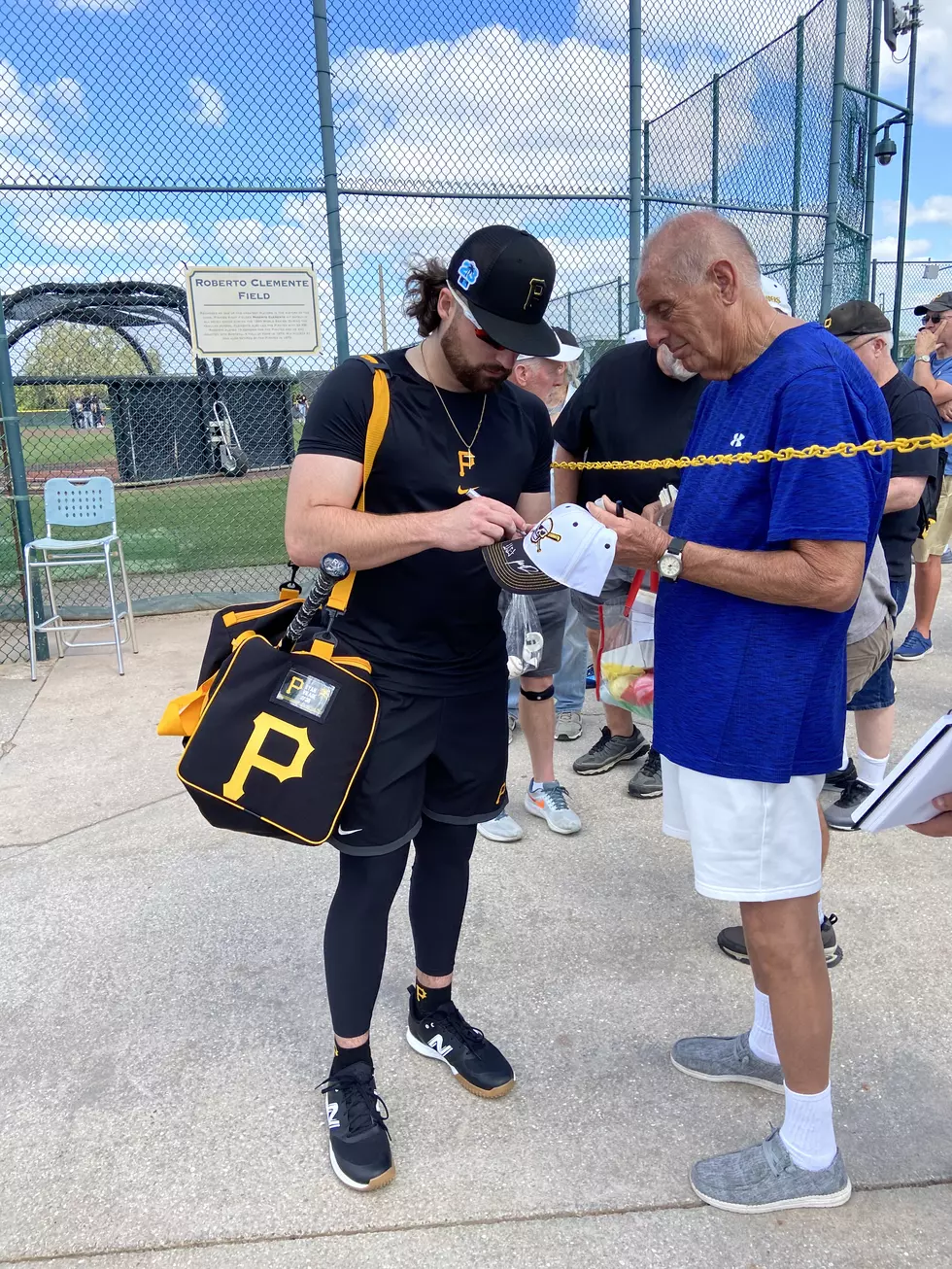 Spring training allows fans to be up close with their baseball heroes. (photo by Don Labile / TSM)