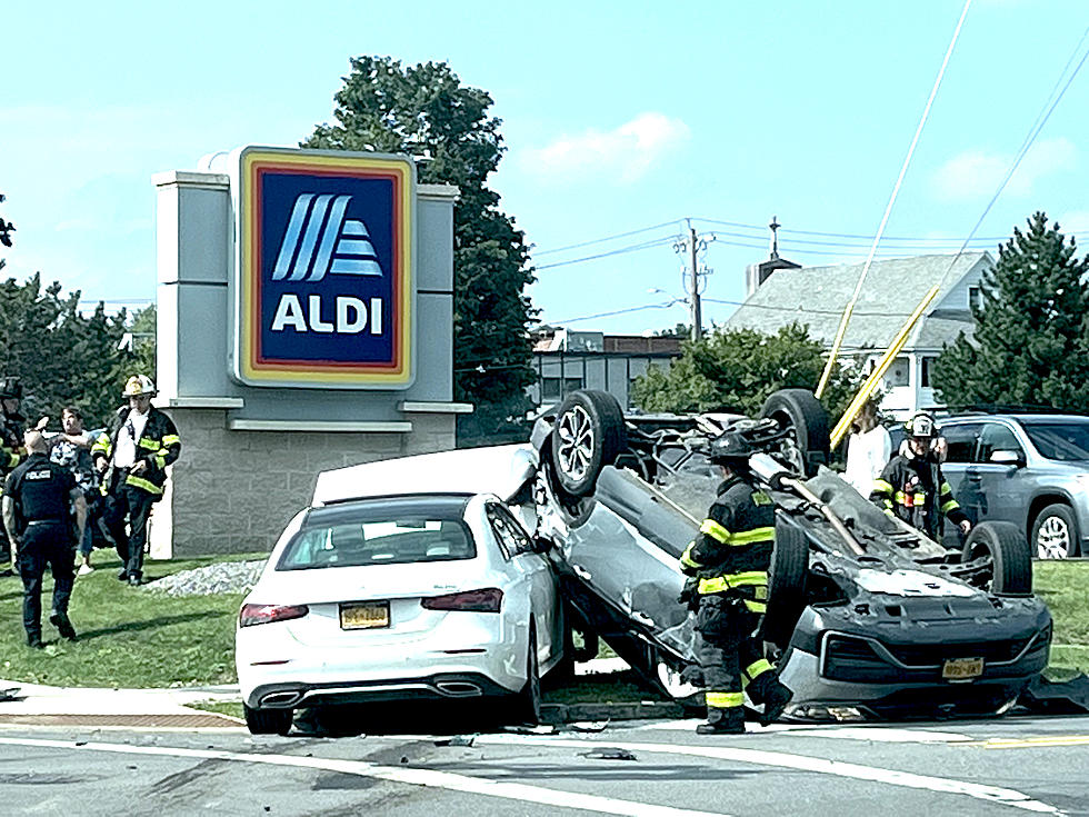 Police Investigating 2-Car Crash on Friday Afternoon in N. Utica