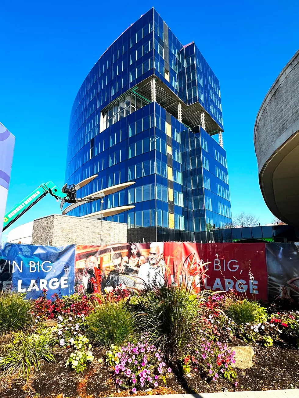 Construction of the Crescent Hotel at the Turning Stone Resort and Casino in Verona, NY. Photos courtesy of TSRC.