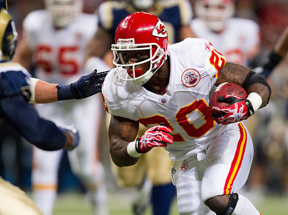Running Back Thomas Jones ‘Sucker Punched’ Rookie at Chiefs’ Training Camp