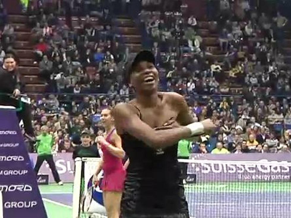 Venus Williams Almost Goes Topless During Tennis Match [VIDEO]