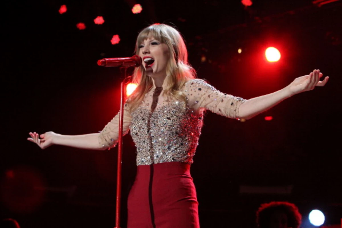 Taylor Swift Named Most Charitable Celebrity In 2012