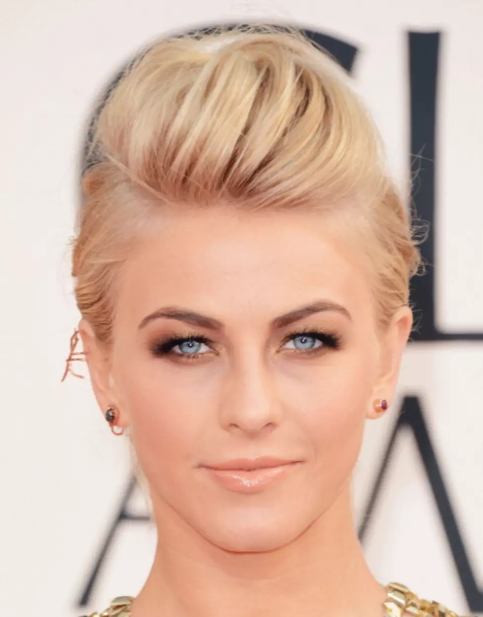 Dirty Laundry: Juilianne Hough Gets $100k In Jewerly Lifted From Her Car