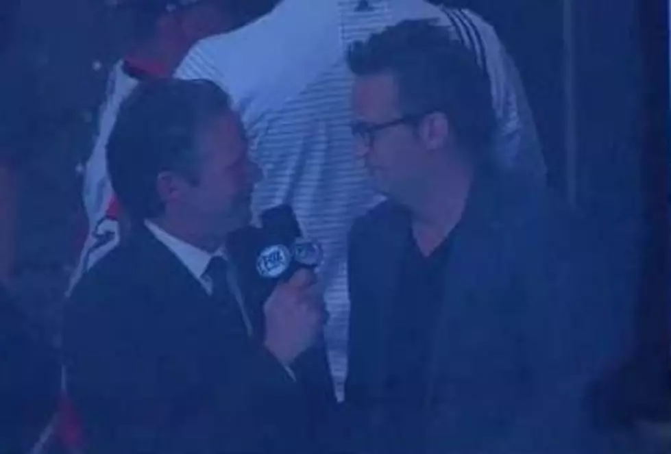 Reporting FAIL &#8211; Dan Moriarty Mistakenly Congratulates Matthew Perry At An L.A. Kings Game For The Cancelation Of His Show, &#8216;Go On&#8217;