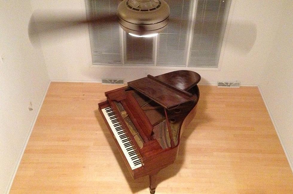 How Do You Fit A Grand Piano Through A Doorway?