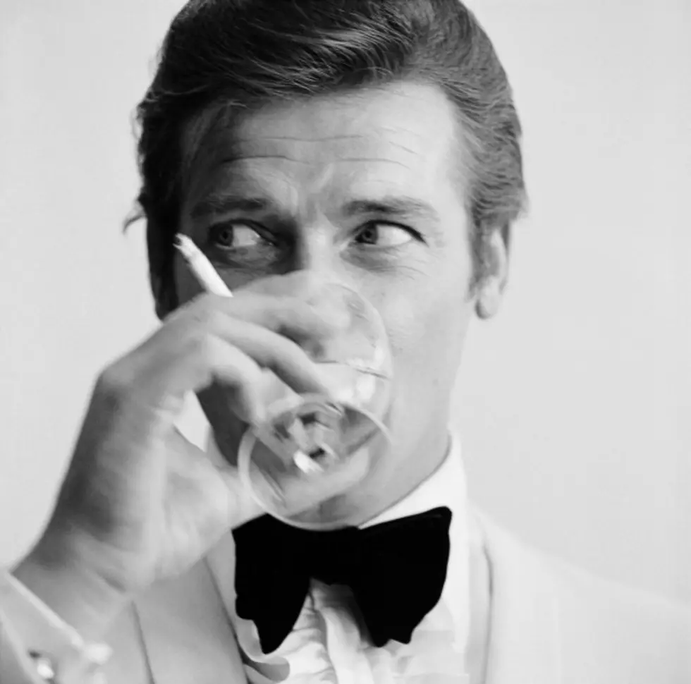 Pete Holmes Does James Bond – As A Lightweight