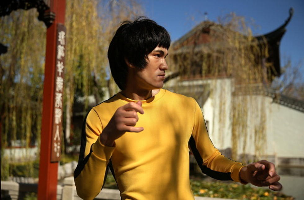 Bruce Lee Plays Ping Pong With Nunchuks?
