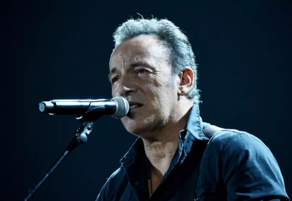 Bruce Springsteen Surprises Fans At New Jersey Concert [VIDEO]