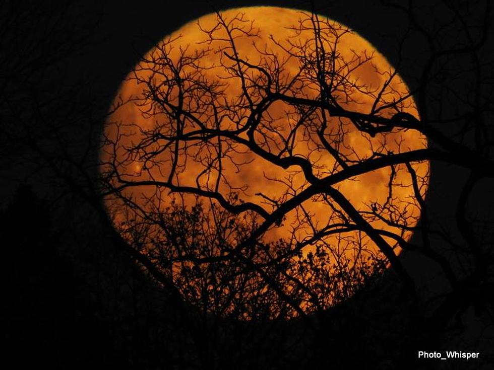 Full 'Harvest' Moon Superstitions For Fall 2018 