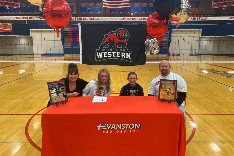 Evanston’s Taylor Petersen Inks with Montana Western for Volleyball